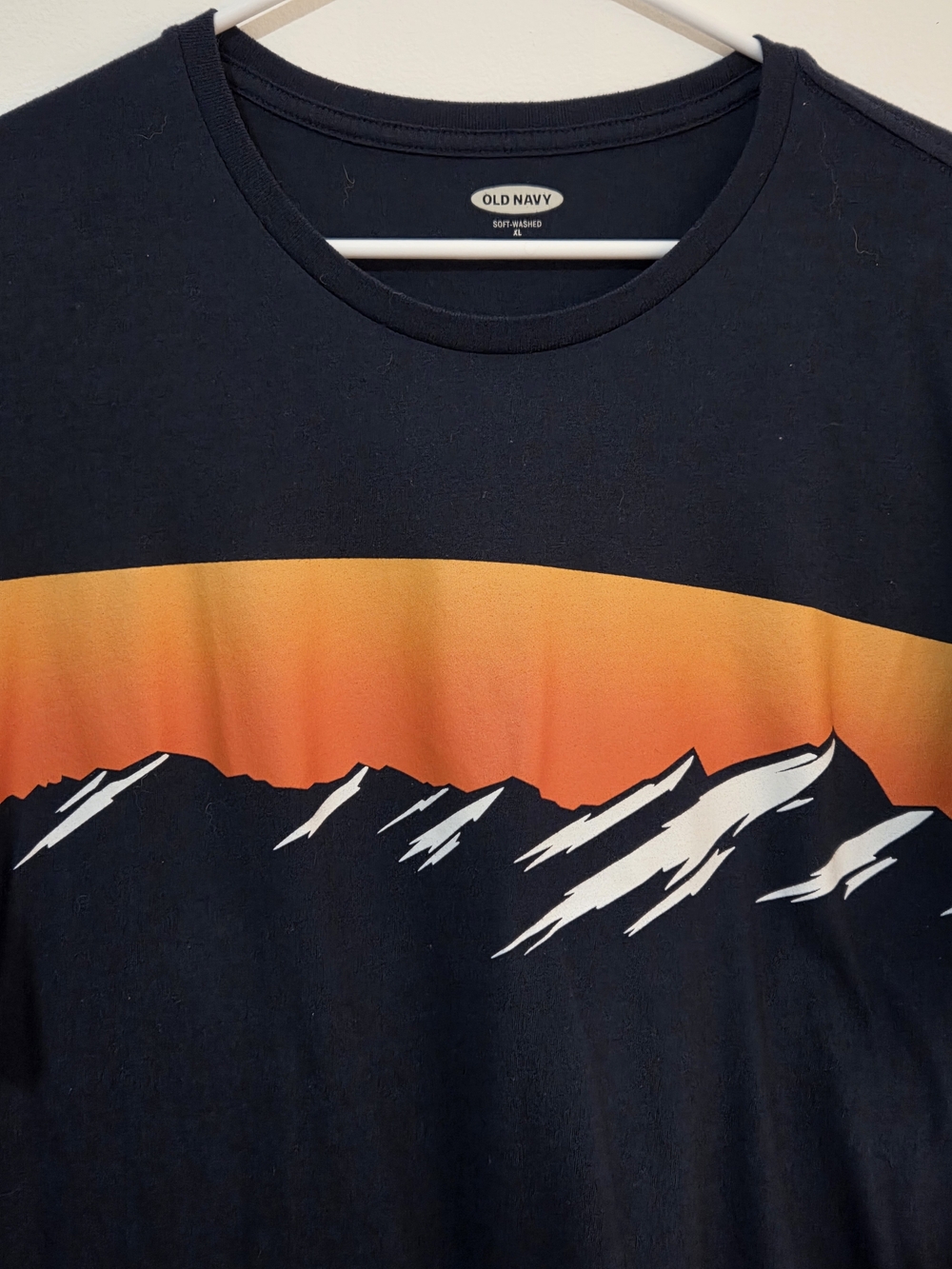 Old Navy Navy Tee with Orange Sunset Mountain Graphic XL - Picture 3 of 8